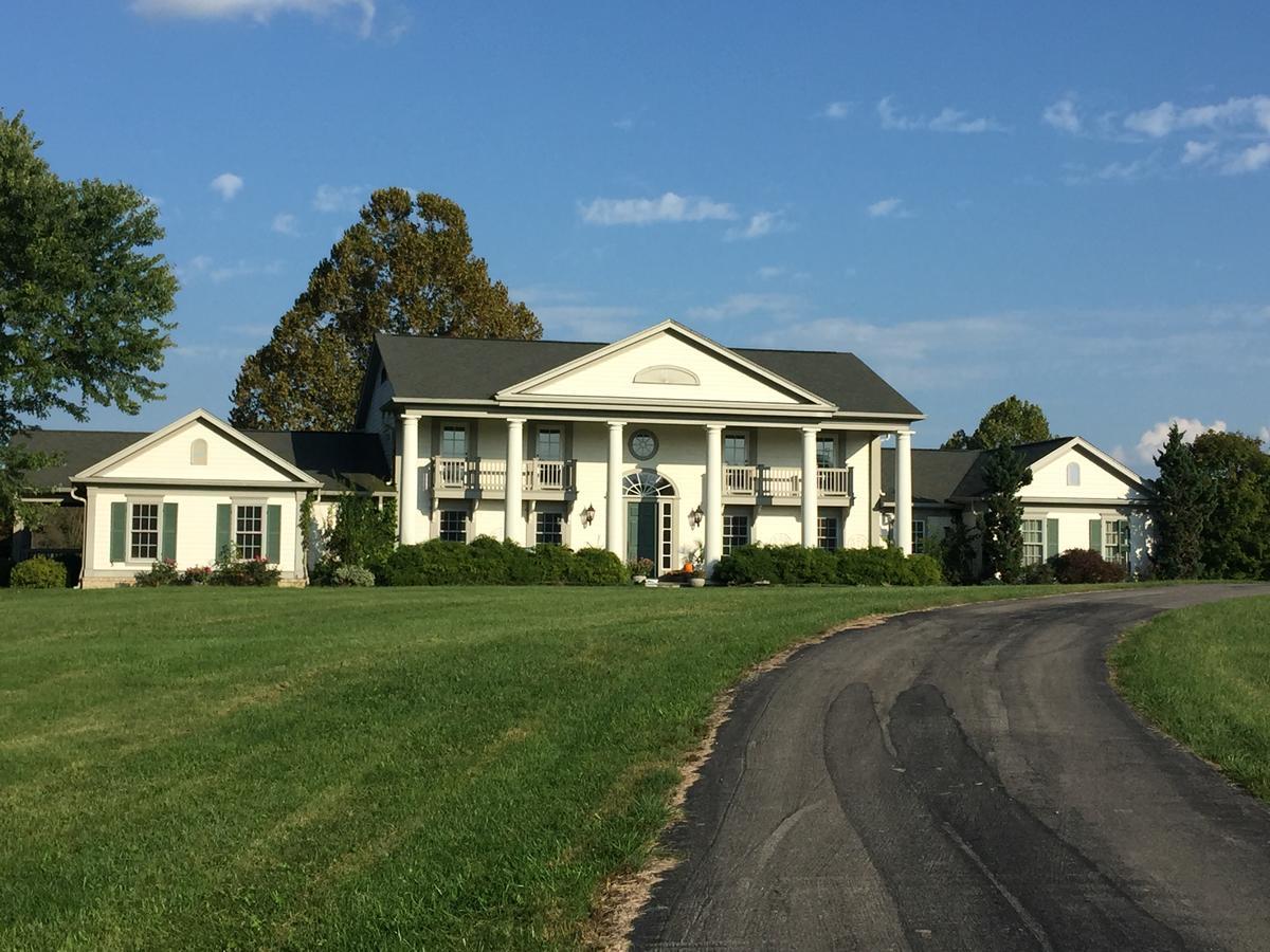 The B & B At Queenslake Midway Esterno foto