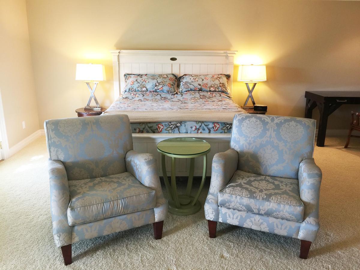 The B & B At Queenslake Midway Esterno foto