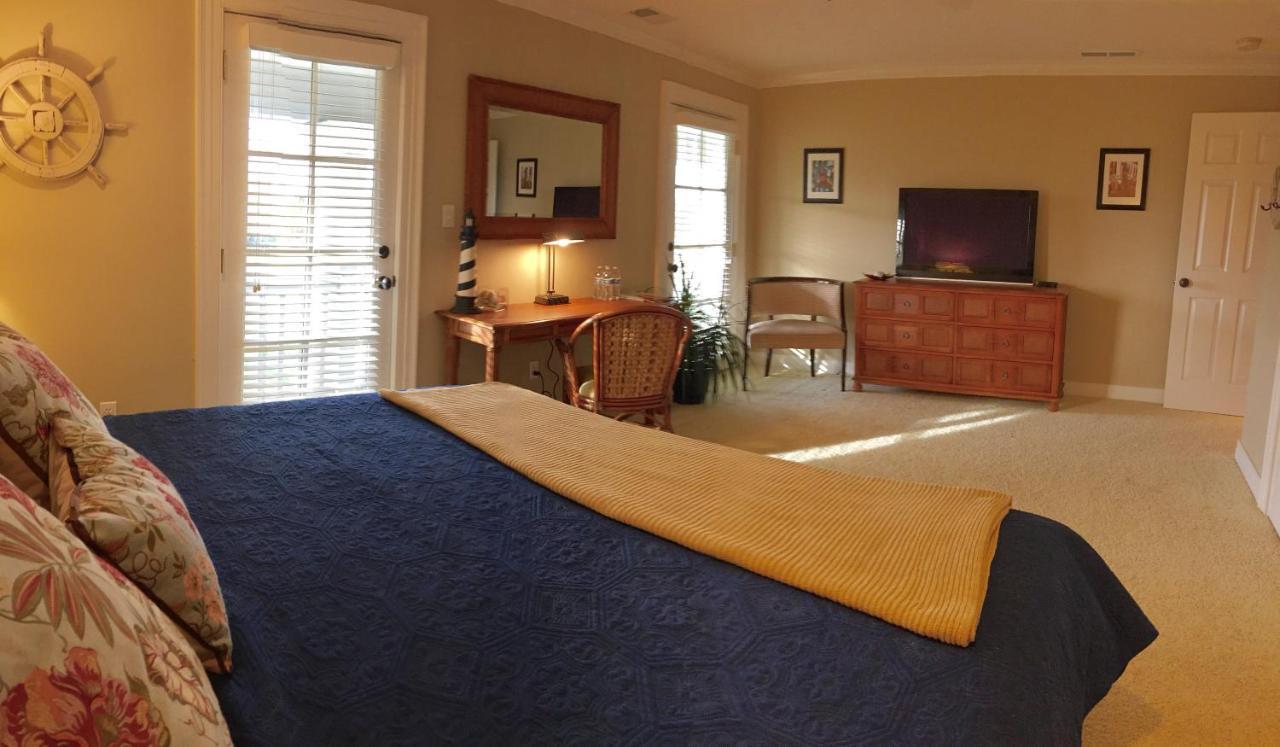The B & B At Queenslake Midway Esterno foto
