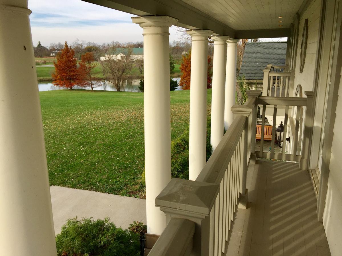 The B & B At Queenslake Midway Esterno foto