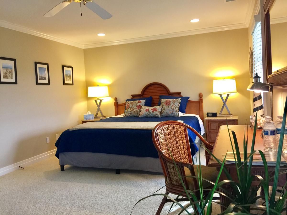 The B & B At Queenslake Midway Esterno foto
