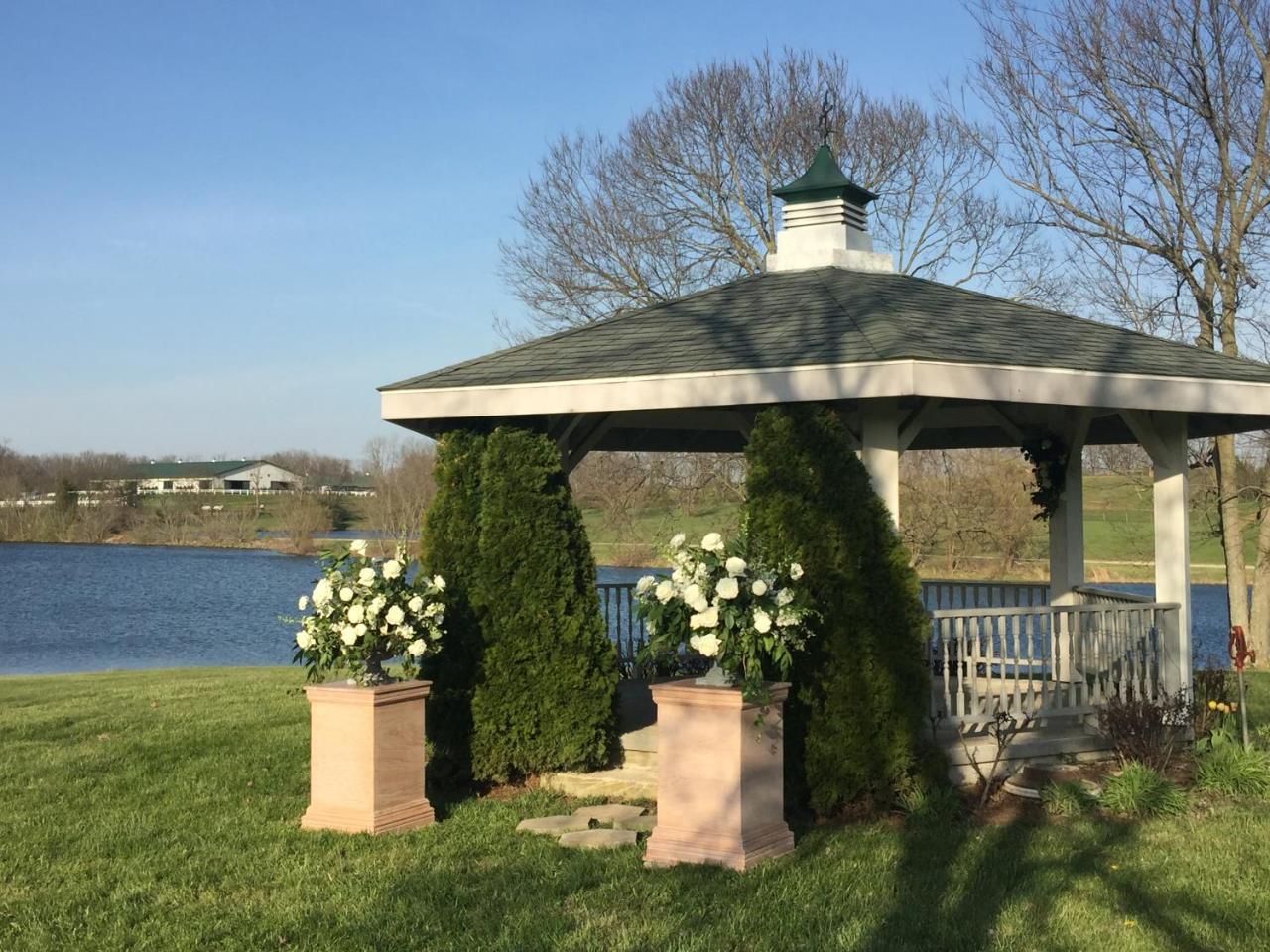 The B & B At Queenslake Midway Esterno foto