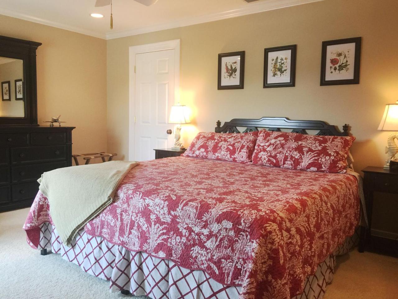 The B & B At Queenslake Midway Esterno foto